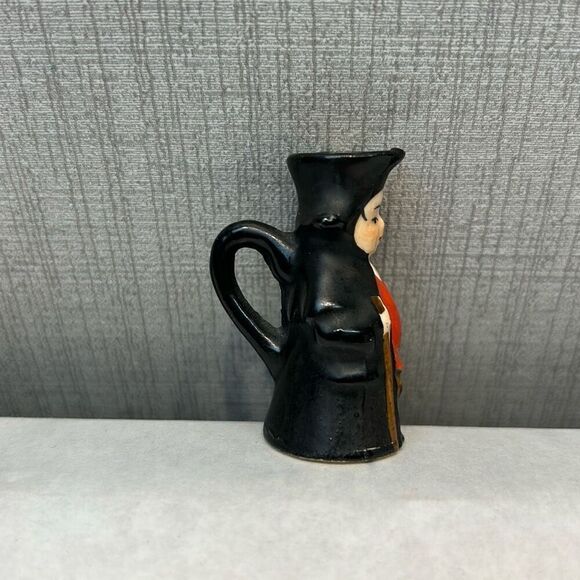 Vtg 1940-50's Occupied Japan Mini Toby Jug Porcelain Vase Small Figurine Pilgrim - Picture 2 of 7